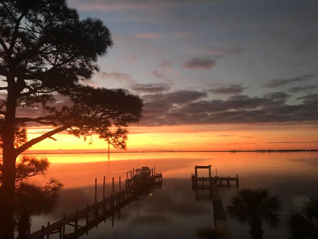 431 Atwater Court, Mary Esther, FL 32569