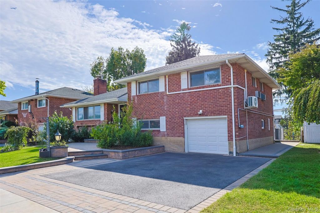 20 Willets Avenue, Syosset, NY 11791 — photo 3