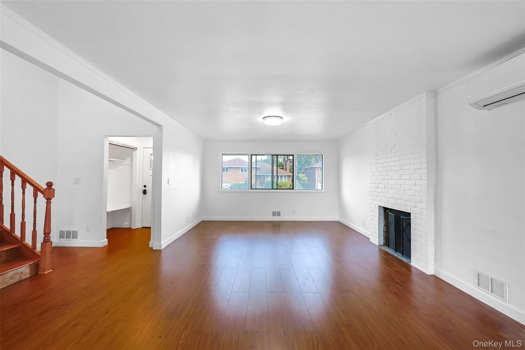 20 Willets Avenue, Syosset, NY 11791 — photo 4