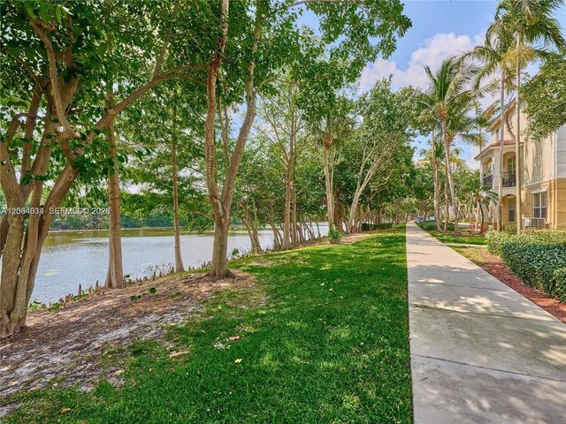 3182 N Greenleaf Circle, Boynton Beach, FL 33426
