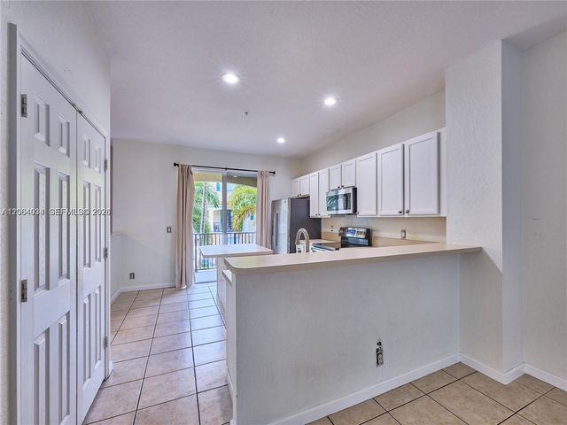 3182 N Greenleaf Circle, Boynton Beach, FL 33426