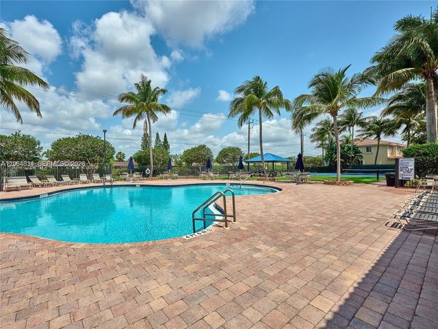 3182 N Greenleaf Circle, Boynton Beach, FL 33426