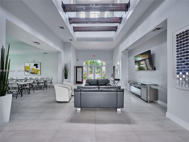 3182 N Greenleaf Circle, Boynton Beach, FL 33426