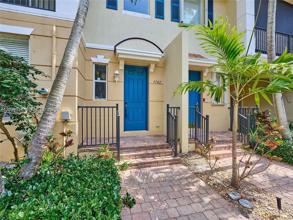 3182 N Greenleaf Circle, Boynton Beach, FL 33426
