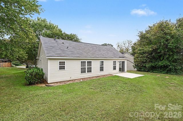 104 S Willow Court, Mount Holly, NC 28120