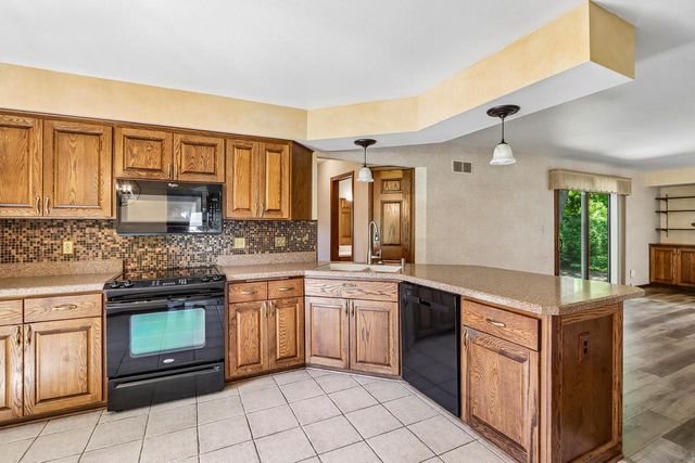 W167N10425 Bridle PATH, Germantown, WI 53022