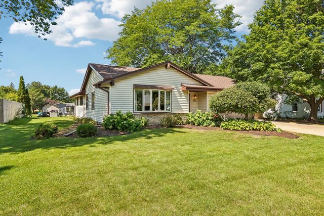 W167N10425 Bridle PATH, Germantown, WI 53022