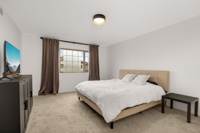 125 Stallion Lane, Circle Pines, MN 55014