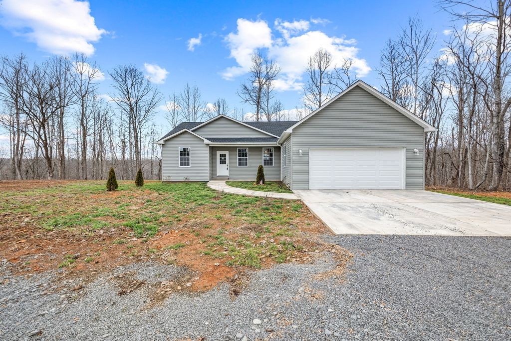 341 Brown Stafford Cemetery Ln, Gainesboro, TN 38562