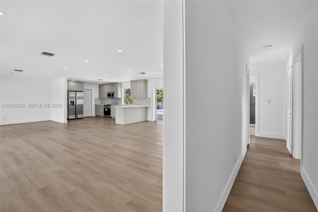 7040 NW 8th Court, Plantation, FL 33317