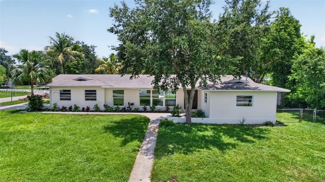 7040 NW 8th Court, Plantation, FL 33317