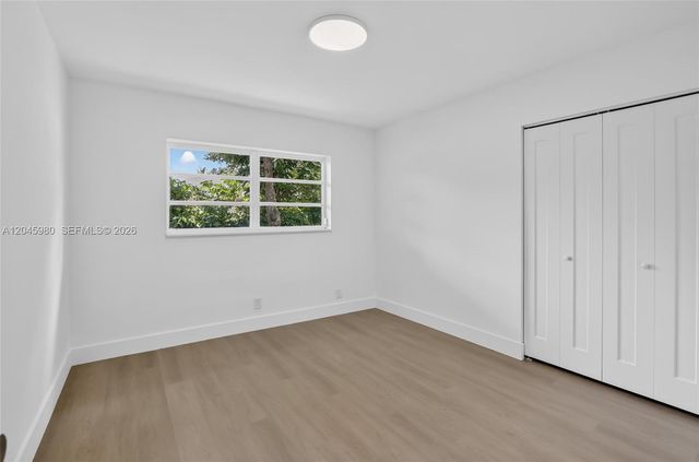7040 NW 8th Court, Plantation, FL 33317