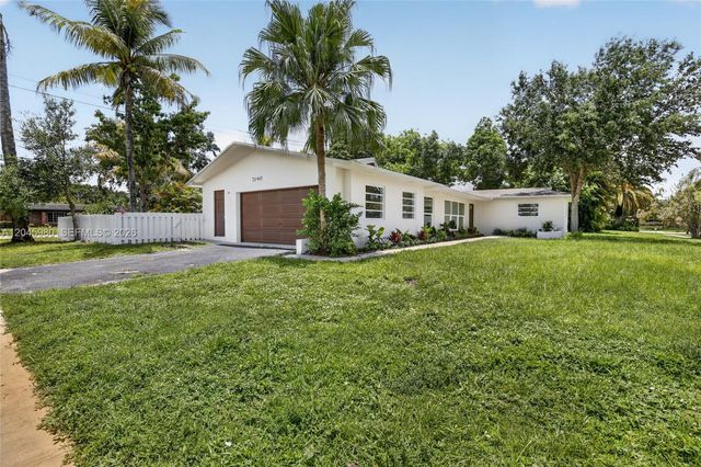 7040 NW 8th Court, Plantation, FL 33317