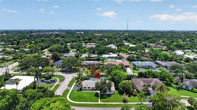 7040 NW 8th Court, Plantation, FL 33317