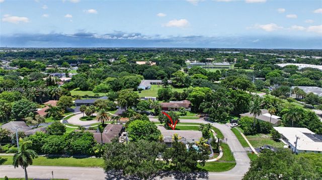 7040 NW 8th Court, Plantation, FL 33317