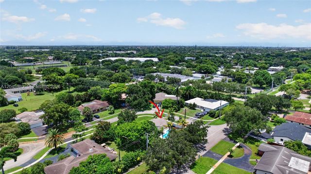 7040 NW 8th Court, Plantation, FL 33317