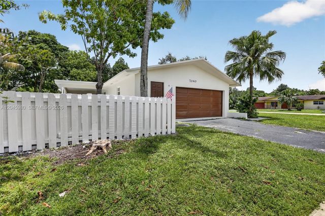7040 NW 8th Court, Plantation, FL 33317