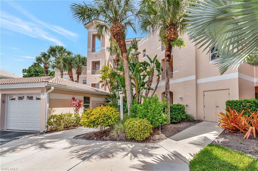 992 Woodshire LN # D303, Naples, FL 34105
