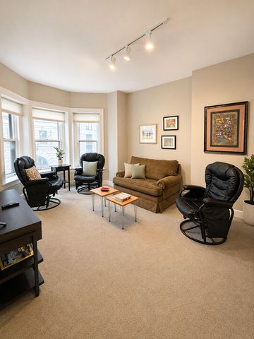 642 N Dearborn Street 4, Chicago, IL 60654