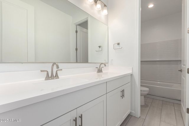 16952 W DESERT Lane, Goodyear, AZ 85338