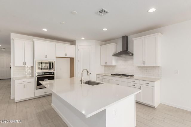 16952 W DESERT Lane, Goodyear, AZ 85338