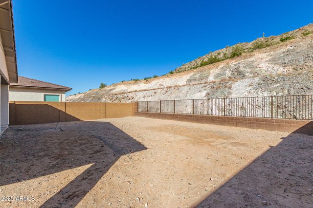 16952 W DESERT Lane, Goodyear, AZ 85338