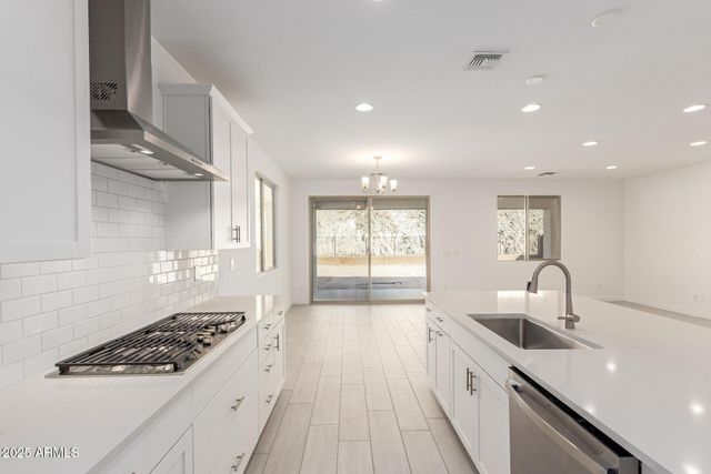 16952 W DESERT Lane, Goodyear, AZ 85338