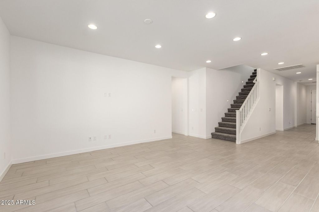 16952 W DESERT Lane, Goodyear, AZ 85338 — photo 5