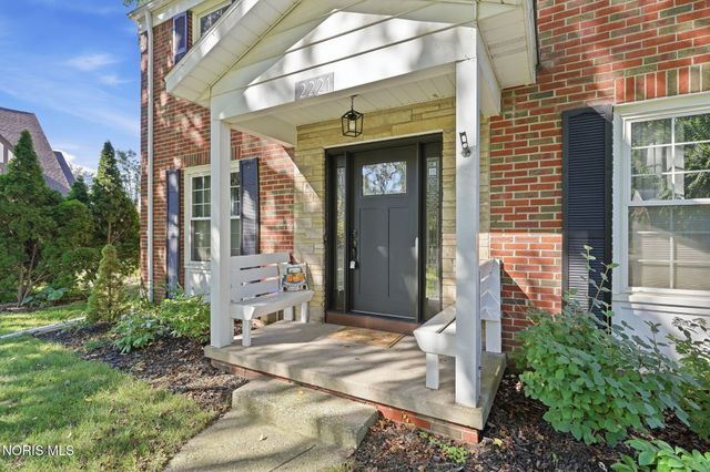 2221 Densmore Drive, Toledo, OH 43606