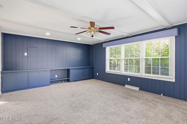 2221 Densmore Drive, Toledo, OH 43606