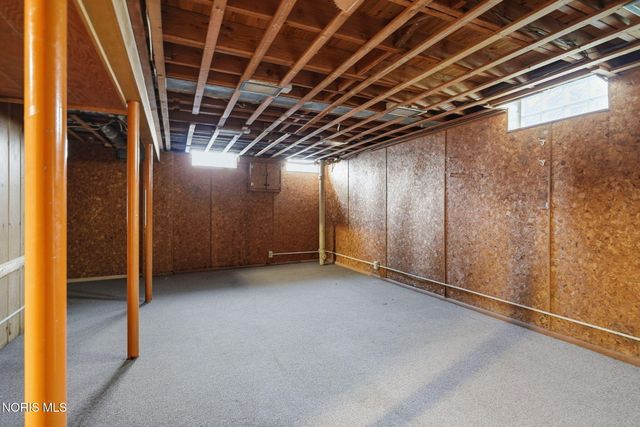 2221 Densmore Drive, Toledo, OH 43606