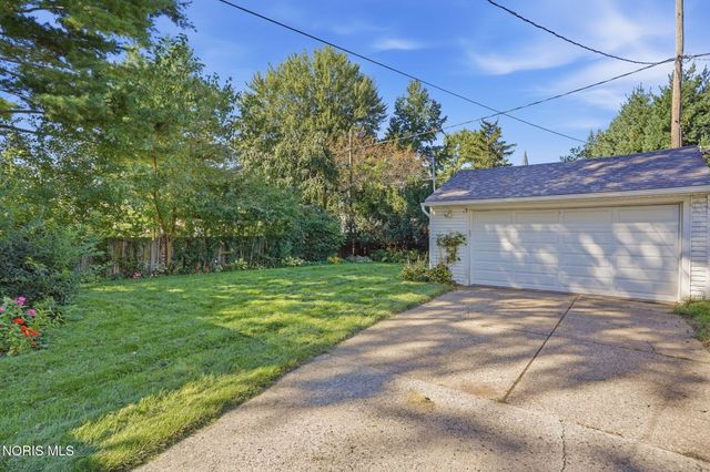 2221 Densmore Drive, Toledo, OH 43606