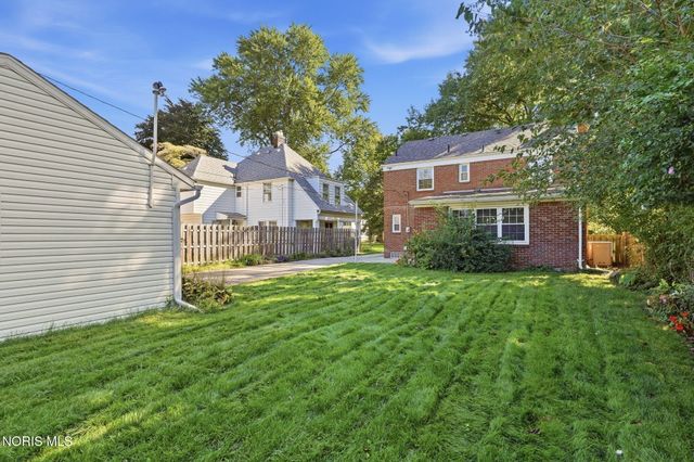 2221 Densmore Drive, Toledo, OH 43606