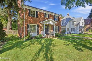 2221 Densmore Drive, Toledo, OH 43606