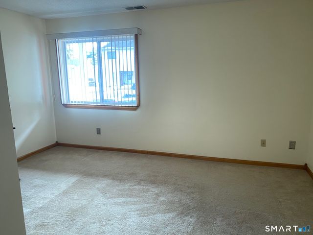 155 Redstone Hill Road 60, Bristol, CT 06010