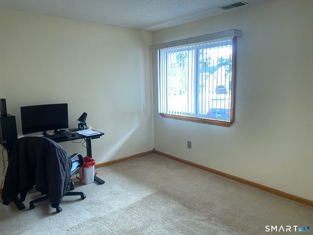 155 Redstone Hill Road 60, Bristol, CT 06010