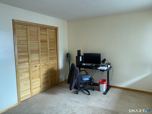 155 Redstone Hill Road 60, Bristol, CT 06010