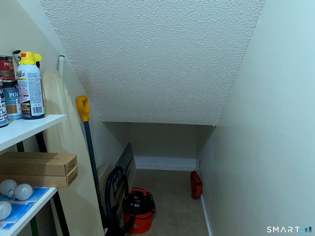 155 Redstone Hill Road 60, Bristol, CT 06010