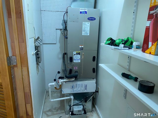 155 Redstone Hill Road 60, Bristol, CT 06010