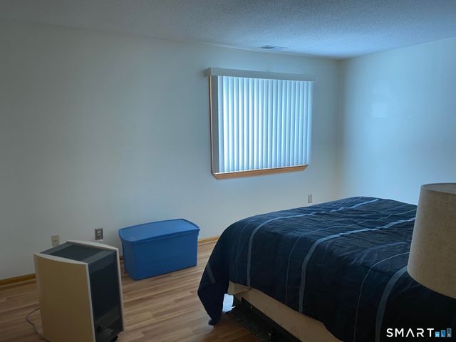 155 Redstone Hill Road 60, Bristol, CT 06010