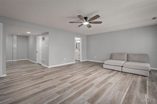 11920 Autumn Lakes Drive, Maryland Heights, MO 63043