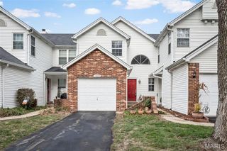 11920 Autumn Lakes Drive, Maryland Heights, MO 63043