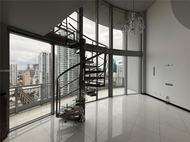 690 SW 1st Ct PHI-01, Miami, FL 33130