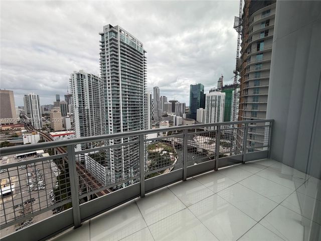690 SW 1st Ct PHI-01, Miami, FL 33130