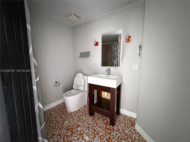 690 SW 1st Ct PHI-01, Miami, FL 33130