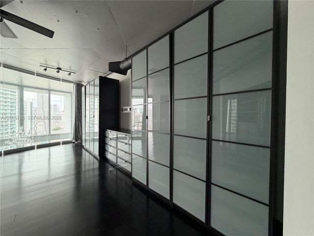 690 SW 1st Ct PHI-01, Miami, FL 33130