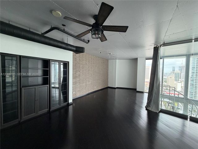 690 SW 1st Ct PHI-01, Miami, FL 33130