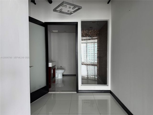 690 SW 1st Ct PHI-01, Miami, FL 33130