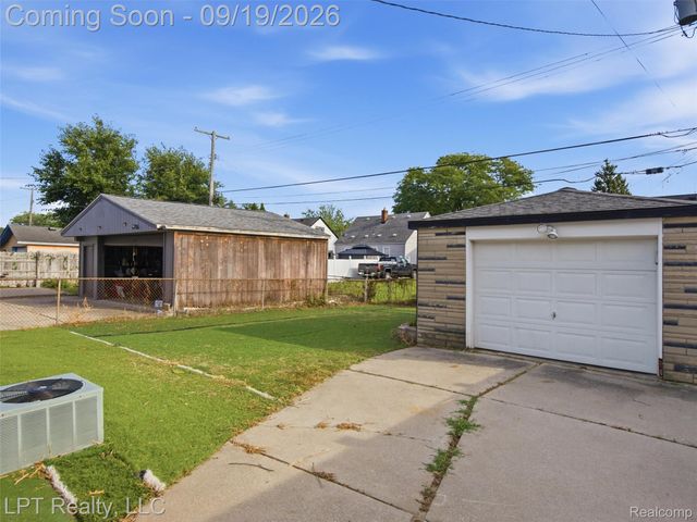 13395 Castle Street, Southgate, MI 48195