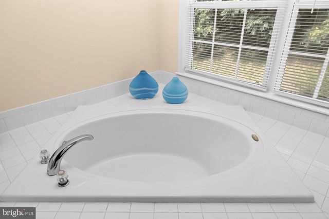 10414 N MCCLELLAN DR, Fredericksburg, VA 22408